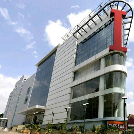 Capital O Surabhi Elite Near Miraj Cinemas - Shalini Shivani Sururnagar Exteriér fotografie