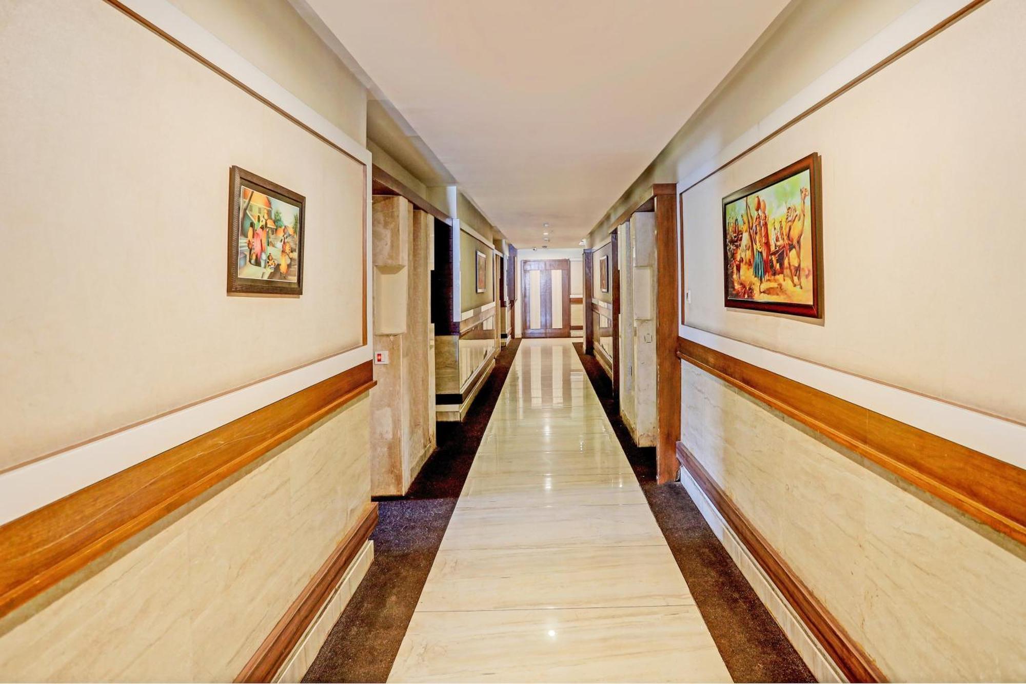 Capital O Surabhi Elite Near Miraj Cinemas - Shalini Shivani Sururnagar Exteriér fotografie