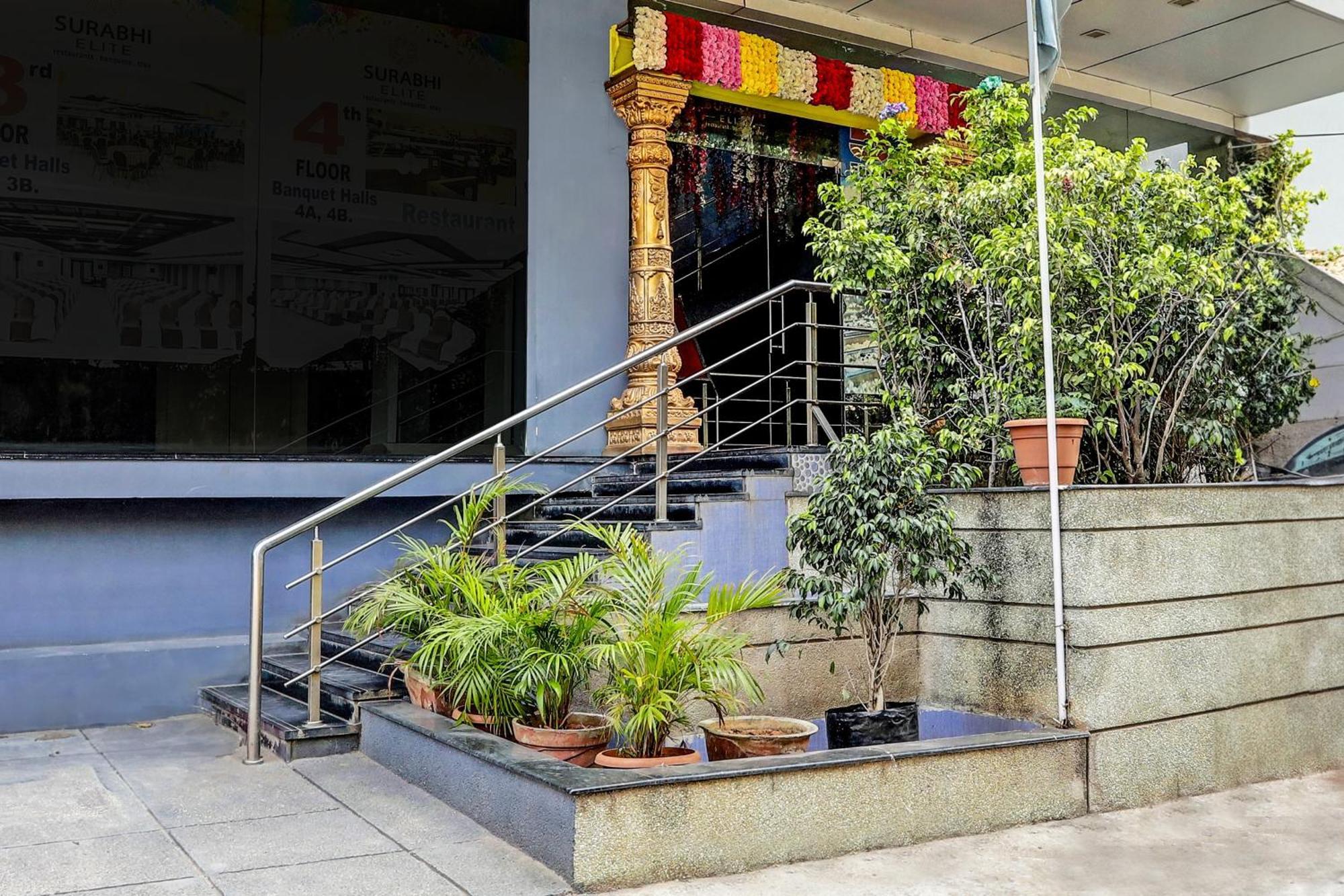 Capital O Surabhi Elite Near Miraj Cinemas - Shalini Shivani Sururnagar Exteriér fotografie